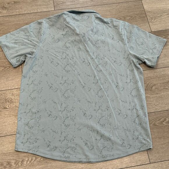 Travis Mathew Golf Shirt Polo Mens XXL 2XL Blue All Over Pattern Tie Dye Preppy - Picture 8 of 8